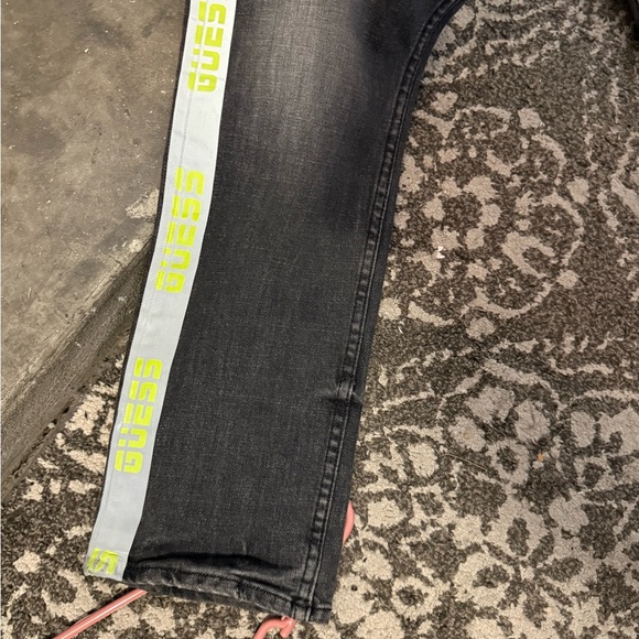 Guess Men's Slim Tapered Jeans With Reflective Logo-Tape Size 33 - Picture 3 of 11